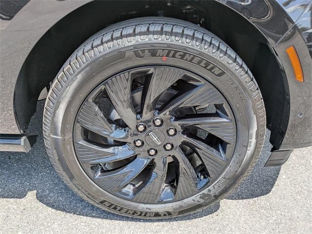 new 2025 Lincoln Navigator L car, priced at $107,026