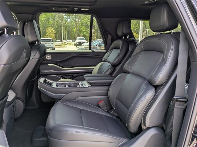 new 2025 Lincoln Navigator L car, priced at $107,026