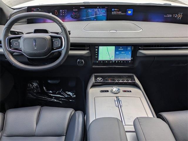 new 2025 Lincoln Navigator car, priced at $102,013