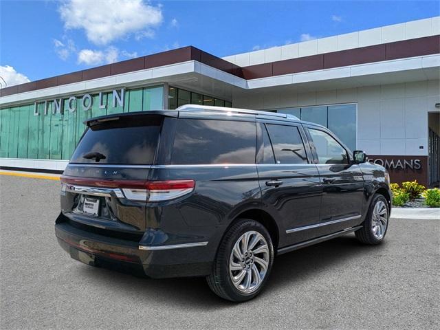 new 2024 Lincoln Navigator car, priced at $85,404