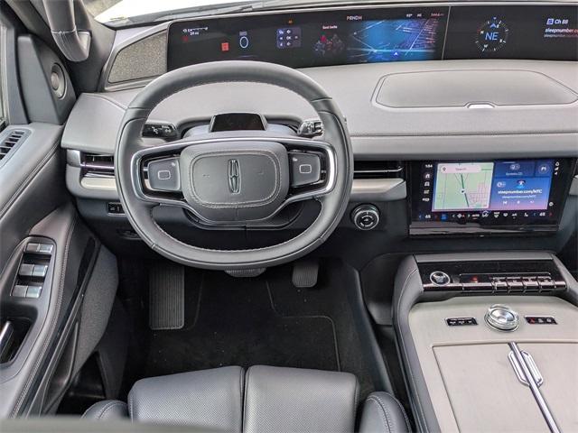 new 2025 Lincoln Navigator car, priced at $100,510