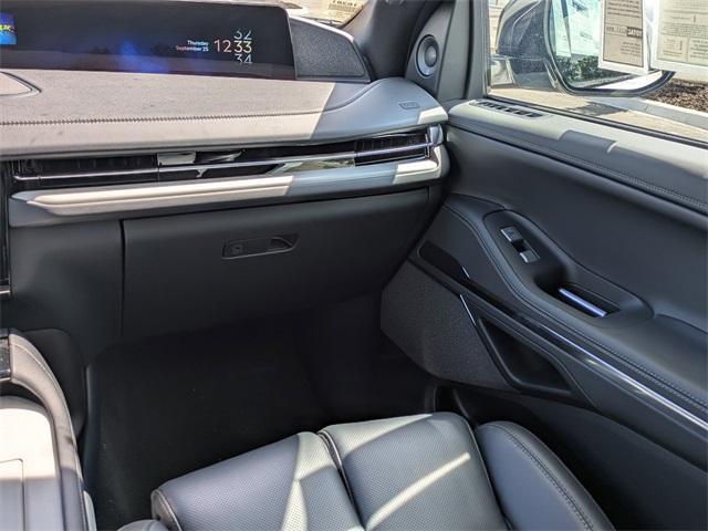 new 2025 Lincoln Navigator car, priced at $104,542