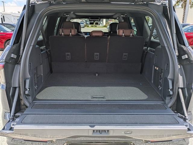 new 2025 Lincoln Navigator L car, priced at $101,501
