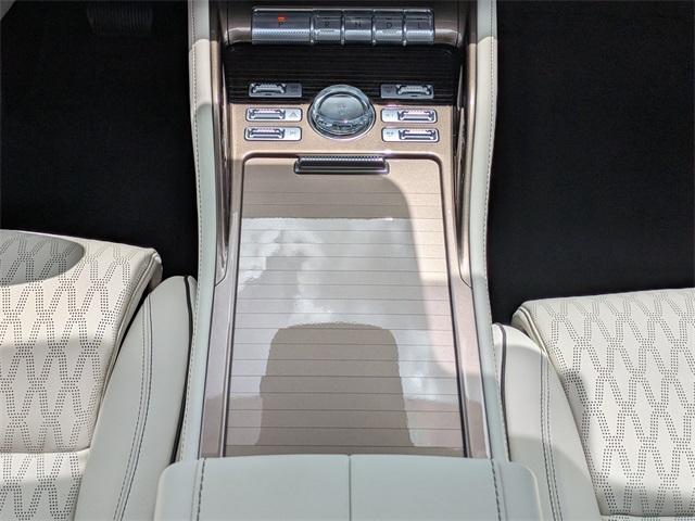 new 2025 Lincoln Nautilus car, priced at $72,002