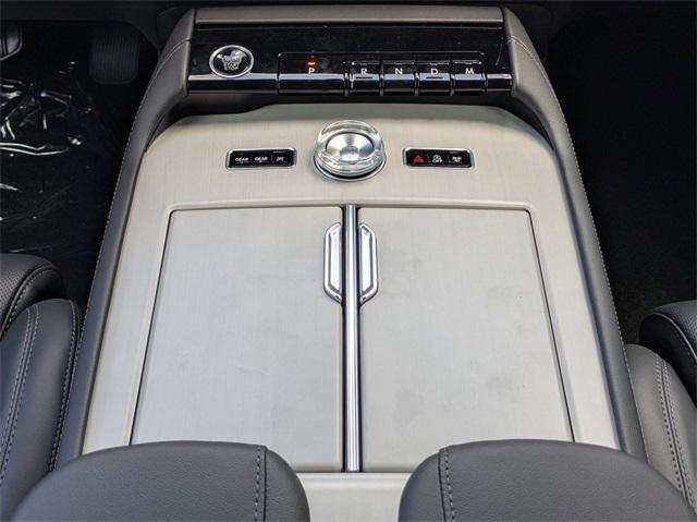 new 2025 Lincoln Navigator car, priced at $104,926