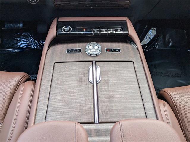 new 2025 Lincoln Navigator car, priced at $97,486