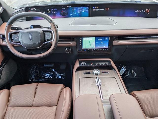 new 2025 Lincoln Navigator car, priced at $97,486