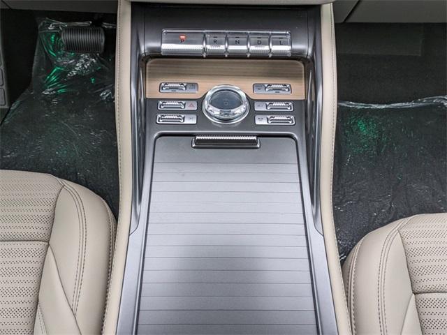 new 2025 Lincoln Nautilus car, priced at $57,032