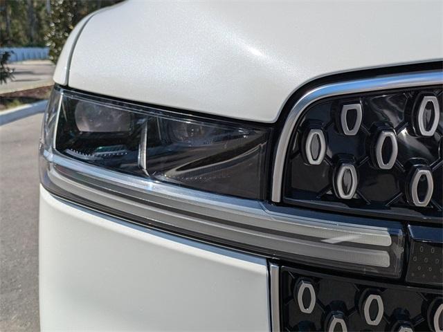 new 2025 Lincoln Navigator car, priced at $98,120