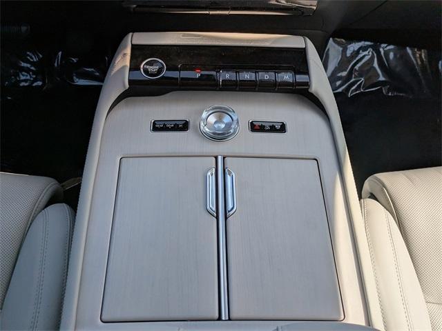 new 2025 Lincoln Navigator car, priced at $98,120