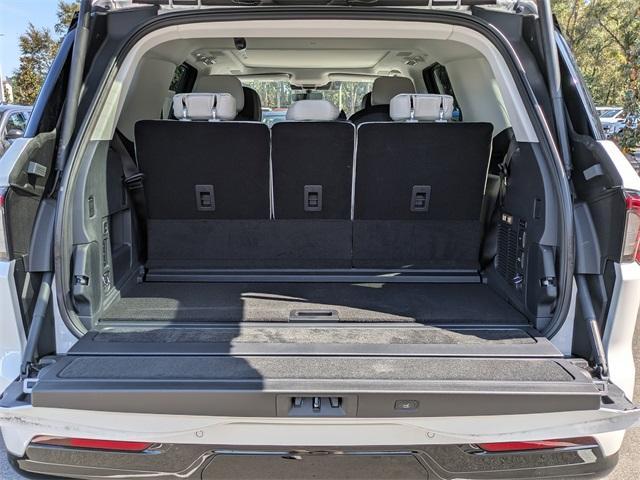 new 2025 Lincoln Navigator car, priced at $98,120