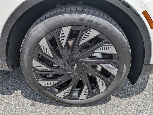 new 2025 Lincoln Nautilus car, priced at $65,784