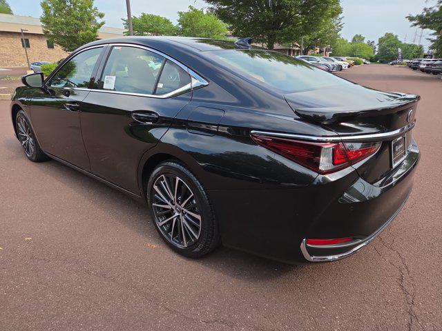 new 2025 Lexus ES 300h car, priced at $50,935