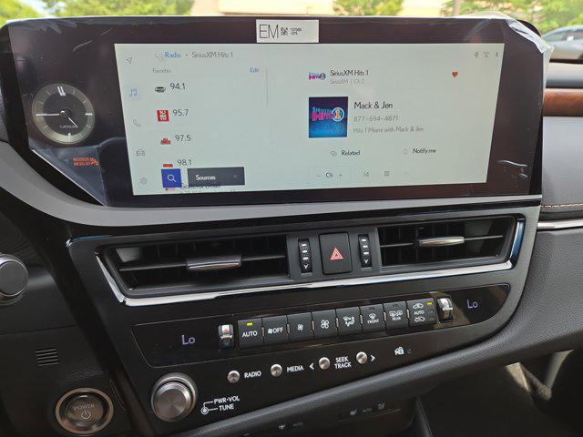 new 2025 Lexus ES 300h car, priced at $50,935
