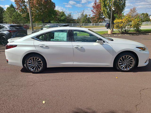 new 2025 Lexus ES 300h car, priced at $57,304