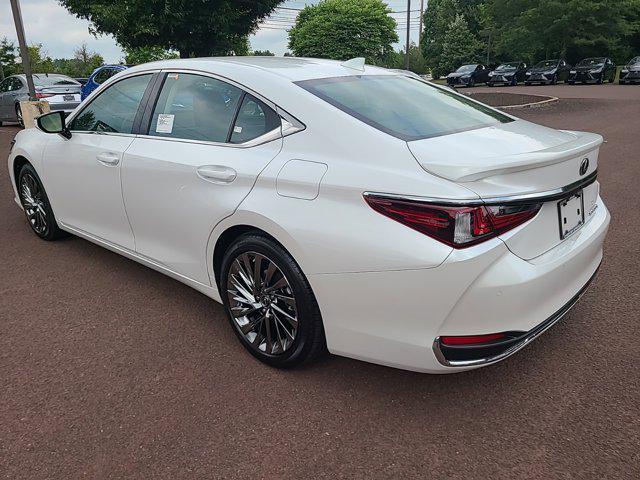 new 2024 Lexus ES 300h car, priced at $54,560