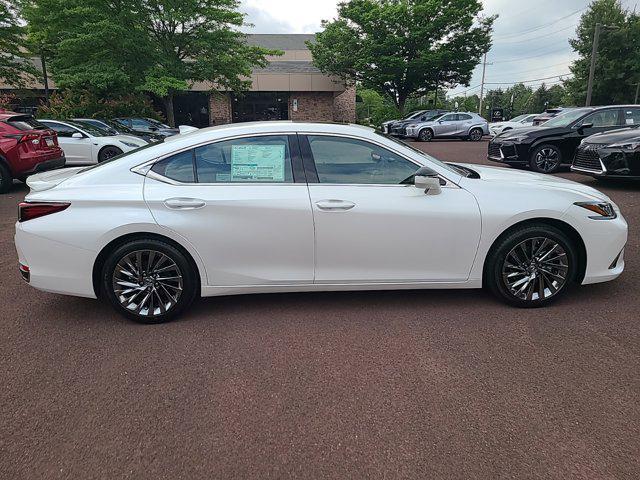 new 2024 Lexus ES 300h car, priced at $54,560