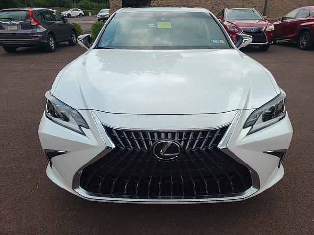 new 2024 Lexus ES 300h car, priced at $54,560