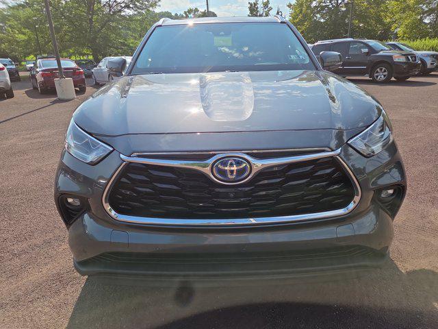 used 2021 Toyota Highlander Hybrid car, priced at $35,795