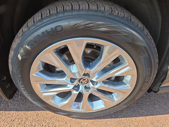 used 2021 Toyota Highlander Hybrid car, priced at $35,795