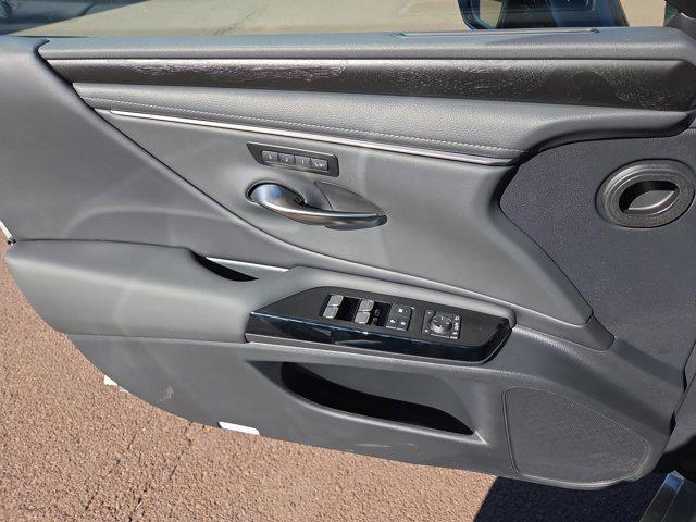 new 2025 Lexus ES 350 car, priced at $47,515