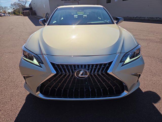 new 2025 Lexus ES 350 car, priced at $47,515