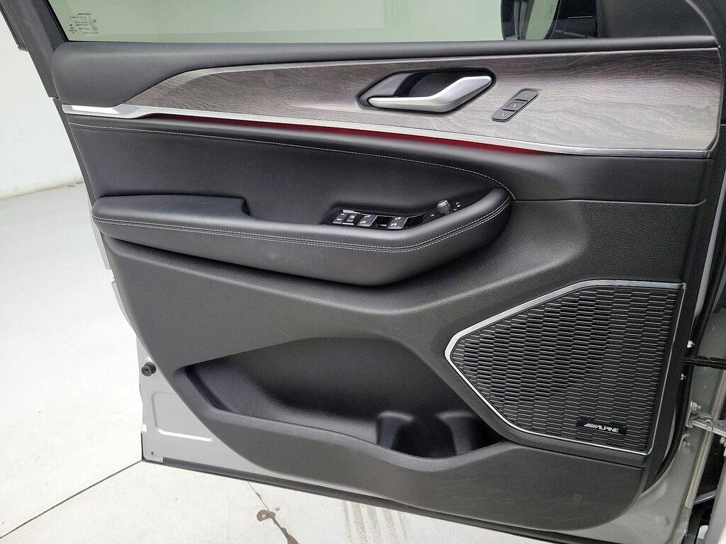 used 2022 Jeep Grand Cherokee car, priced at $40,998