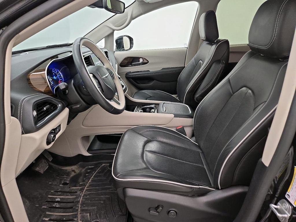 used 2021 Chrysler Pacifica Hybrid car, priced at $30,998