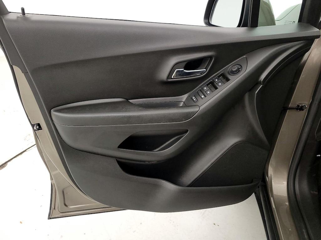 used 2022 Chevrolet Trax car, priced at $17,998