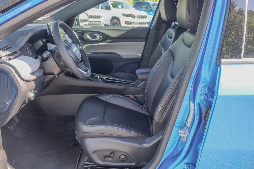 new 2025 Jeep Compass car, priced at $30,987