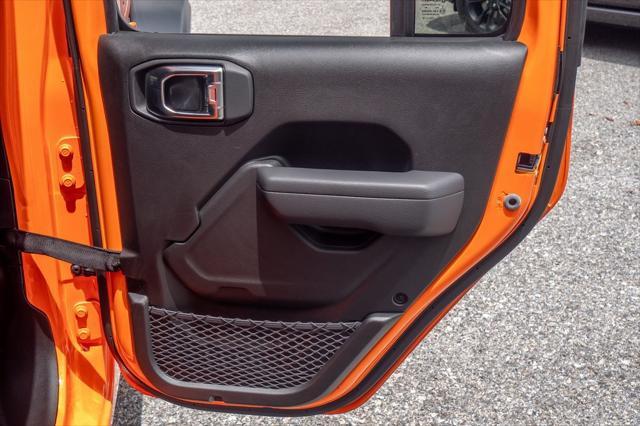new 2025 Jeep Wrangler car, priced at $48,637