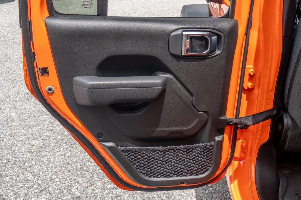 new 2025 Jeep Wrangler car, priced at $48,637
