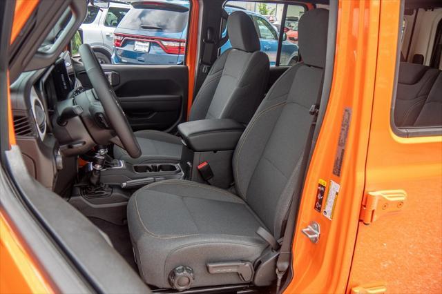 new 2025 Jeep Wrangler car, priced at $48,637