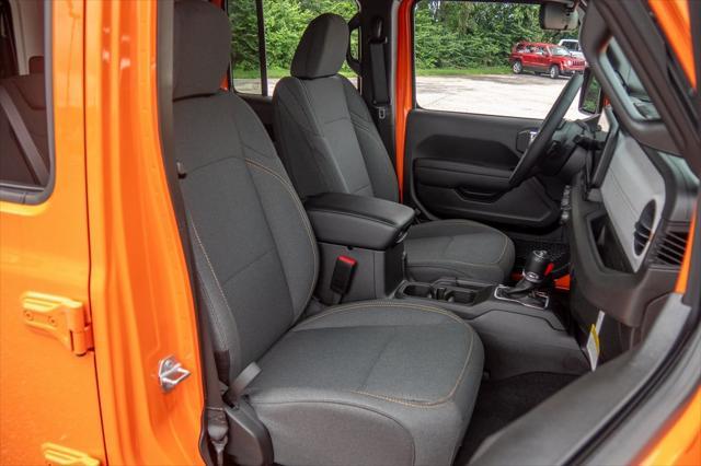 new 2025 Jeep Wrangler car, priced at $48,637