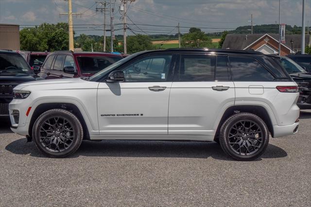 new 2025 Jeep Grand Cherokee car, priced at $58,900