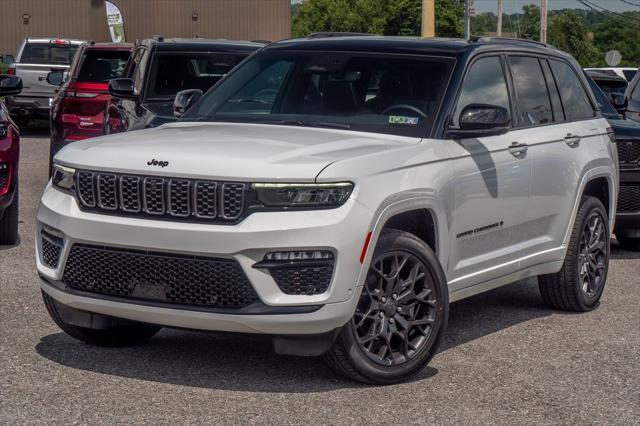 new 2025 Jeep Grand Cherokee car, priced at $58,900