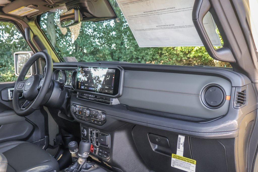 new 2025 Jeep Gladiator car, priced at $58,940