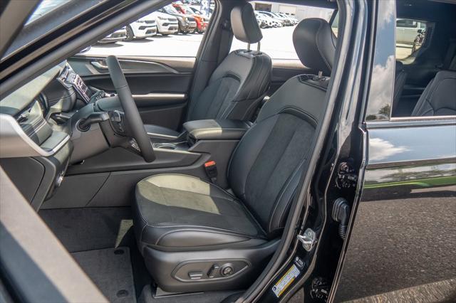 new 2025 Jeep Grand Cherokee L car, priced at $43,275