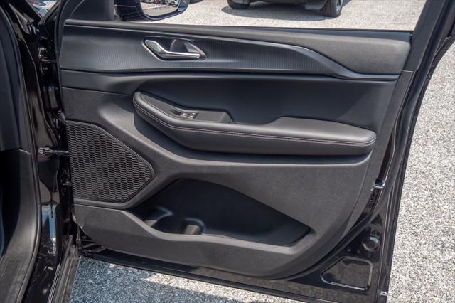 new 2025 Jeep Grand Cherokee L car, priced at $43,275
