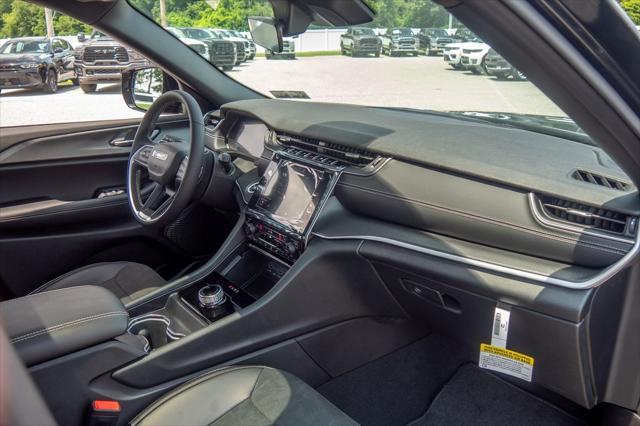 new 2025 Jeep Grand Cherokee L car, priced at $43,275