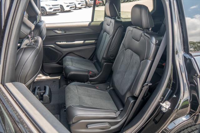 new 2025 Jeep Grand Cherokee L car, priced at $43,275
