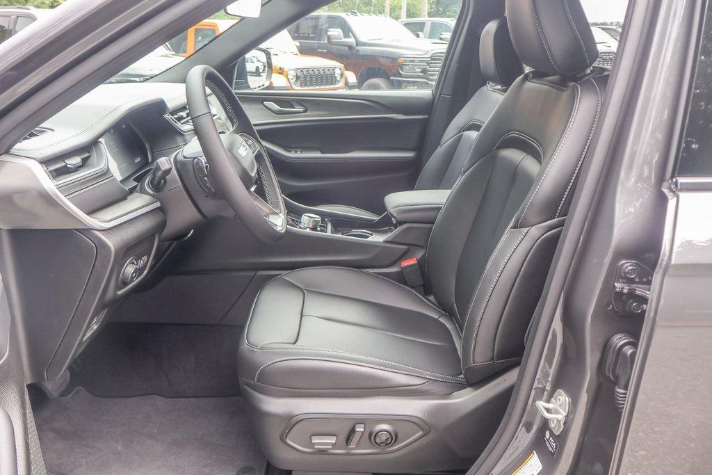 new 2025 Jeep Grand Cherokee L car, priced at $47,968