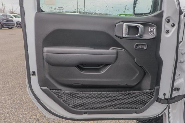 new 2025 Jeep Wrangler car, priced at $55,499