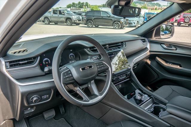 new 2024 Jeep Grand Cherokee car, priced at $33,745