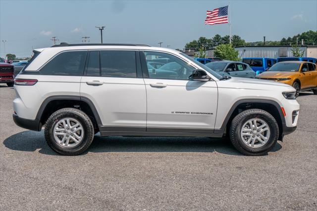 new 2024 Jeep Grand Cherokee car, priced at $33,745