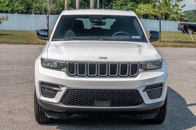 new 2024 Jeep Grand Cherokee car, priced at $33,745