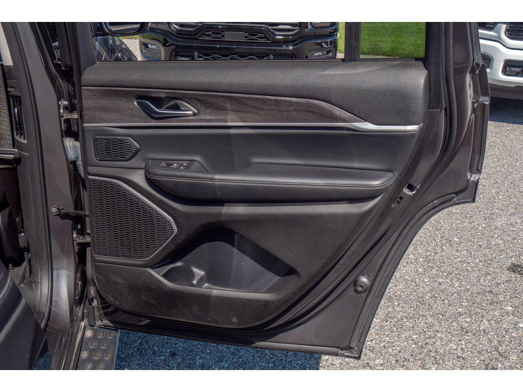 used 2021 Jeep Grand Cherokee L car, priced at $35,989