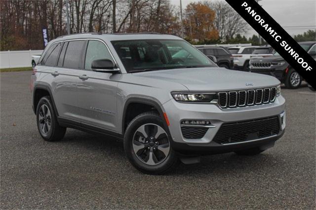 new 2024 Jeep Grand Cherokee car, priced at $49,499