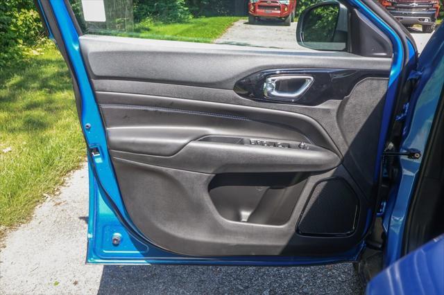 new 2025 Jeep Compass car, priced at $29,000