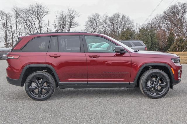 new 2025 Jeep Grand Cherokee car, priced at $45,868